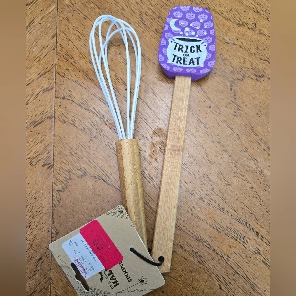 Trick Or Treat Spatula And Whisk 2 Piece Set NEW Halloween Cauldron